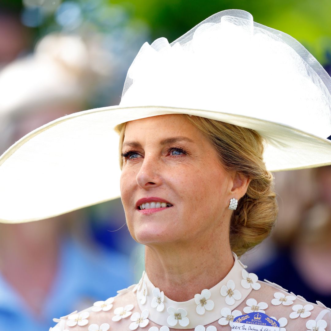 Duchess Sophie is a vision in bridal white florals on wedding anniversary