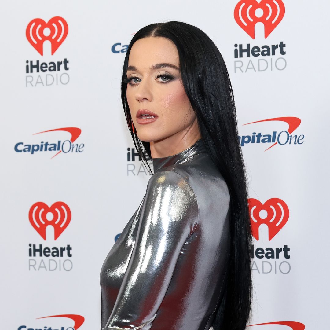 Katy Perry displays 20lbs weight loss in skintight metallic dress