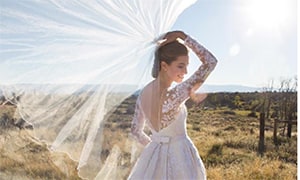 Allison Williams shares new wedding photo | HELLO!