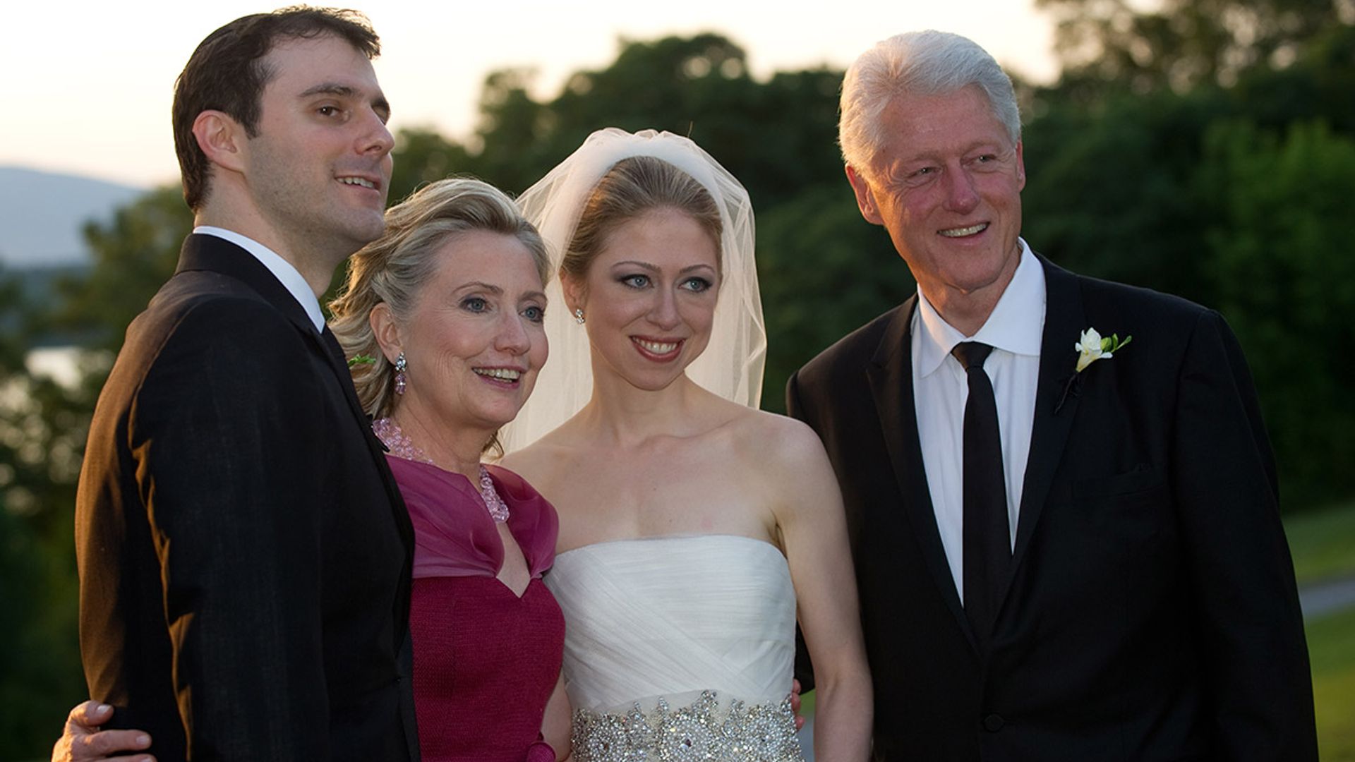 Hillary Clinton Shares Beautiful Wedding Photo For A Special Reason Hello