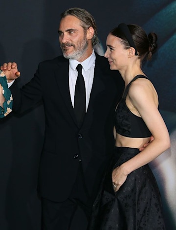 Joaquin Phoenix reveals that he has secretly married Rooney Mara ...