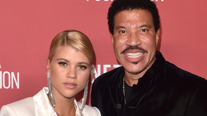 Sofia Richie's $300k engagement ring is mighty like father Lionel ...