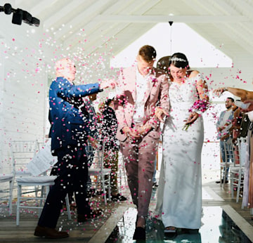 couple-wedding-chapel