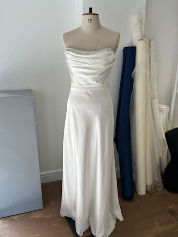 'My sustainable wedding dress was made from my friend's eBay bridal ...