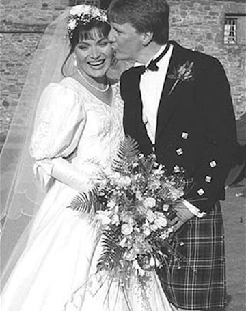 Lorraine Kelly branded ‘inspirational’ after jaw-dropping wedding dress photo