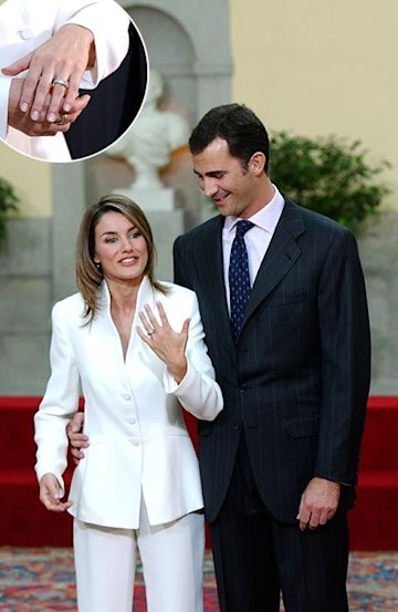 Queen-Letizia-engagement-ring