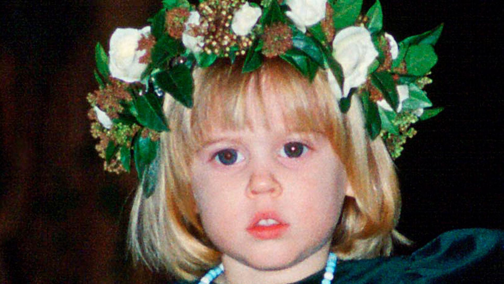 Princess Beatrice rebels with eye-catching accessories in angelic bridesmaid photo