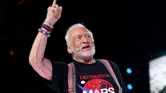 Buzz Aldrin, 93, marries Anca Faur, 30 years his junior - see