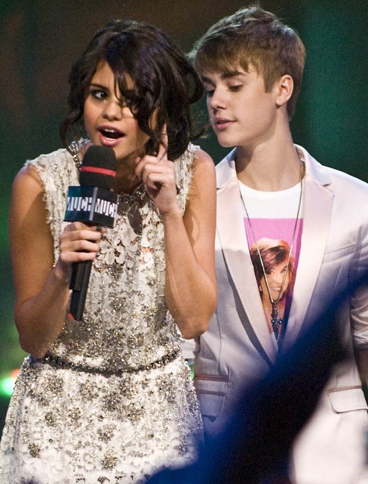 Justin Bieber joins Selena on stage at the Much Music Awards | HELLO!