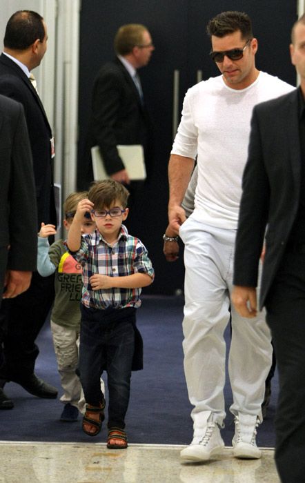 Ricky Martin And His Two Sons Matteo And Valentino Fly To Australia ...