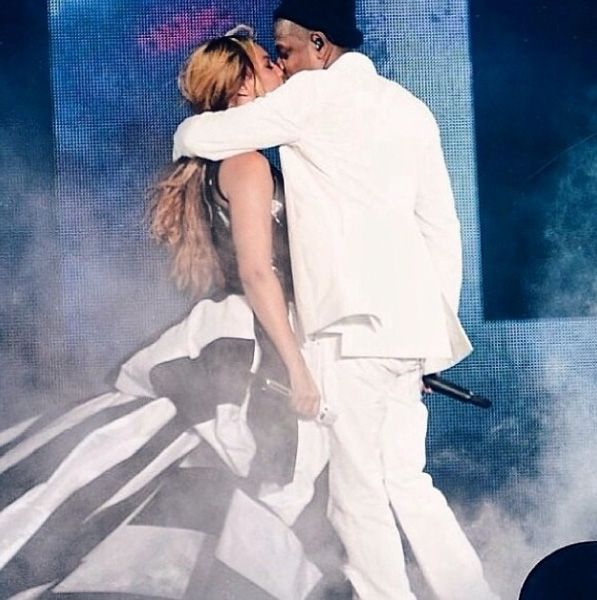 Beyonc Tweets Loving Pictures Of Her And Jay Z As Mya Denies Affair