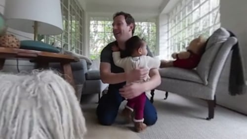 Mark Zuckerberg films baby daughter's first steps with 360 degree video