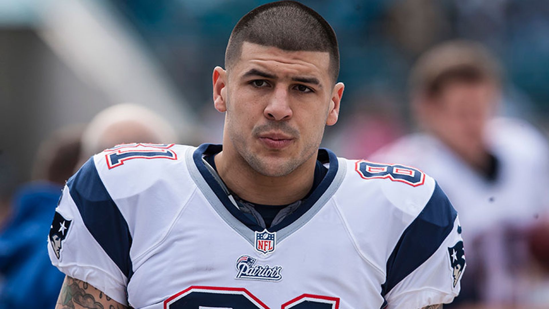 Nfl Star Aaron Hernandez Dies In Prison Cell Hello