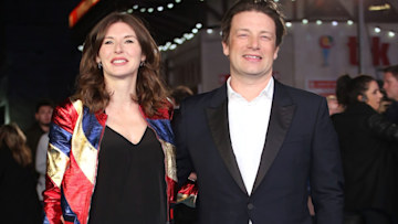 jamie and jools oliver smiling