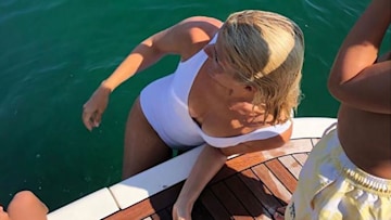 holly-willoughby-chester-swimming