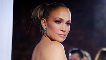 Jennifer Lopez shares rare photo with lookalike sister Lynda during ...