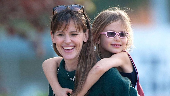 Jennifer Garner's daughter Violet is her mum's double as star shares ...