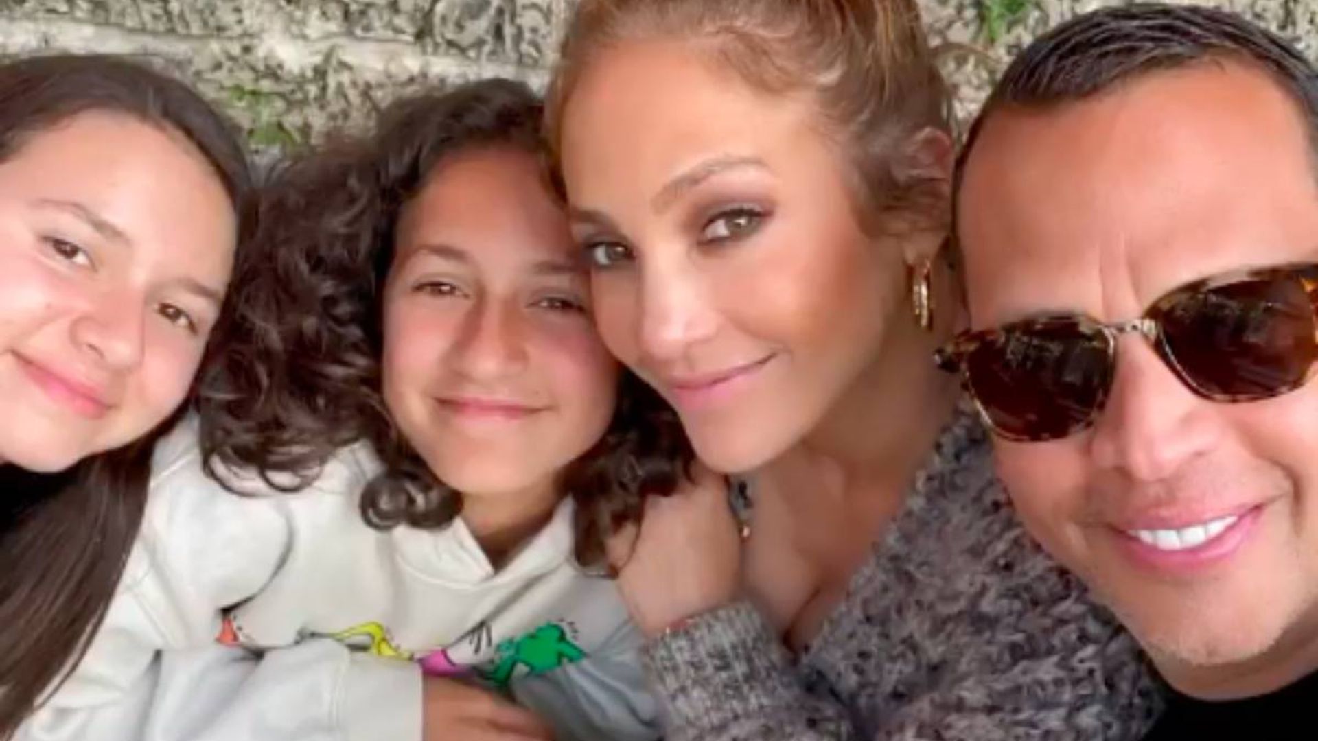 6. Jennifer Lopez's Daughter Emme's Blue Hair Sparks Debate on Social Media - wide 5