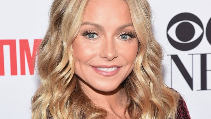 Kelly Ripa sparks reaction with new bikini photo as she showcases ...