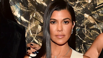 Kourtney Kardashian shows off insanely bizarre Christmas tree - and you ...