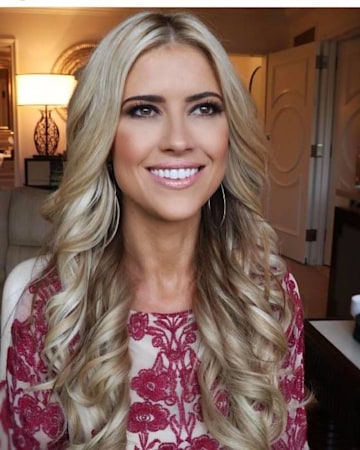 Christina Anstead stuns with incredible bikini selfie during trip to ...