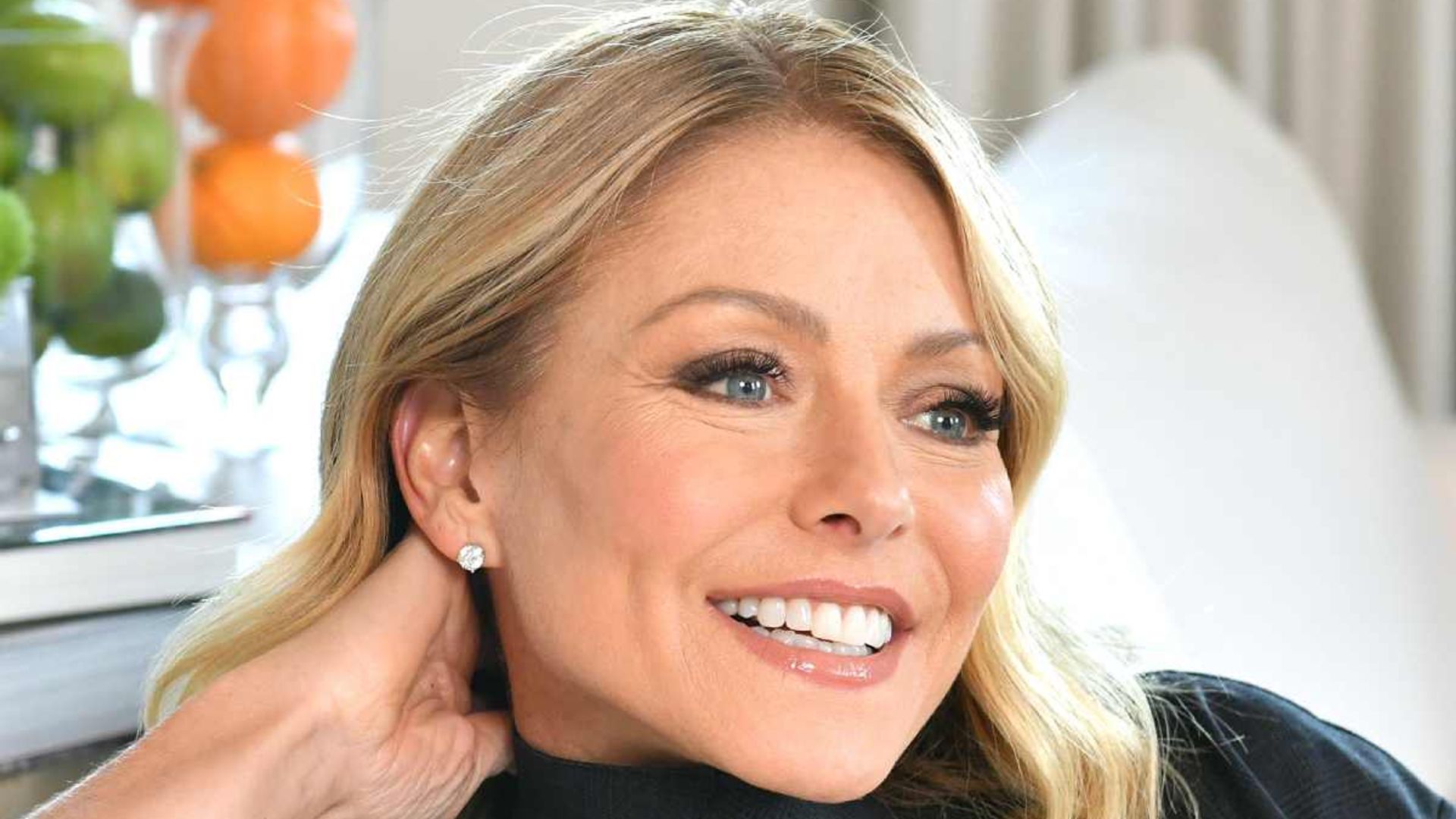 Kelly Ripa Stuns Fans As They Question Her Real Age In Unbelievable Photo Hello