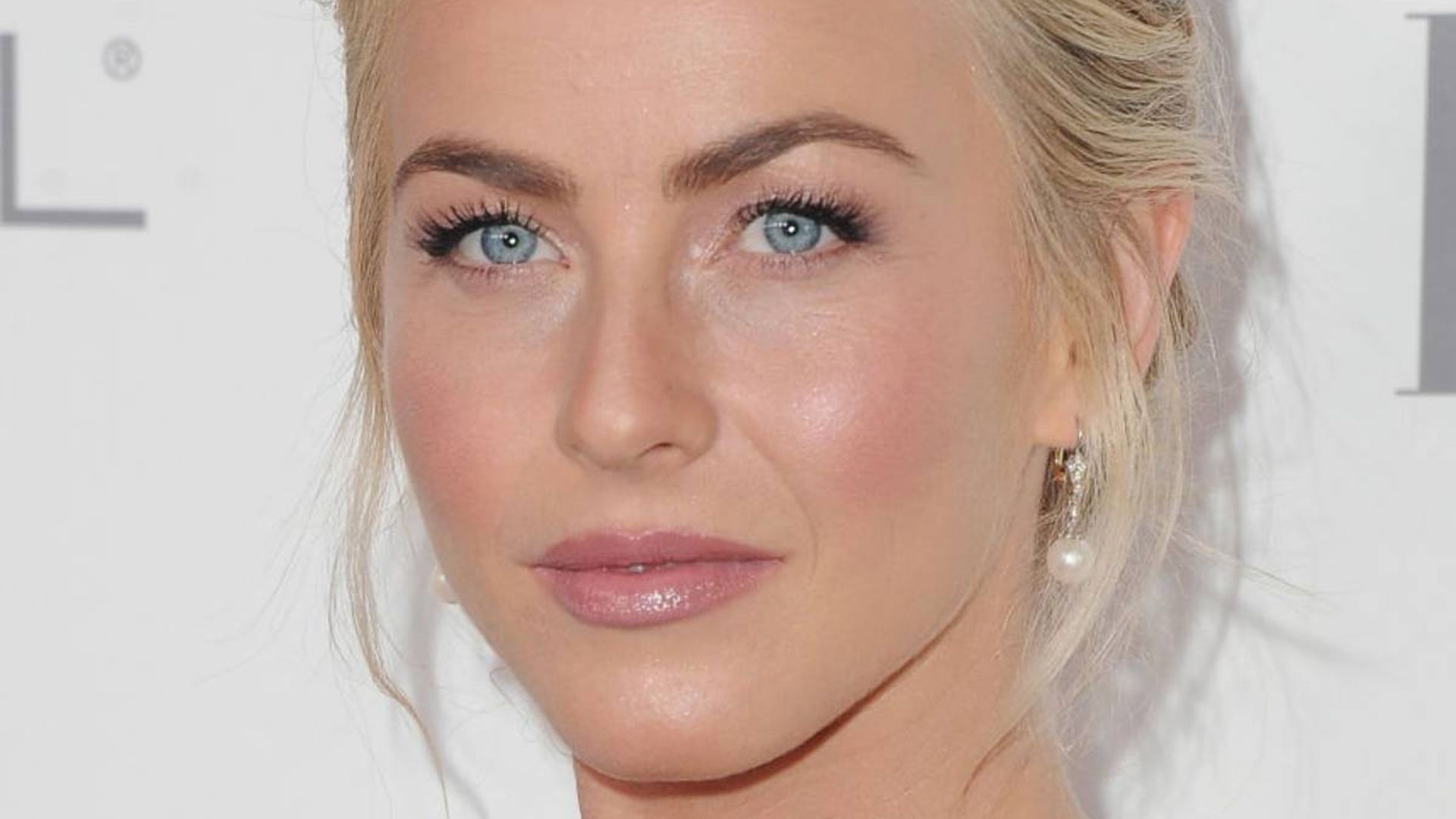 Julianne Hough stuns with toned physique in red hot workout outfit HELLO!