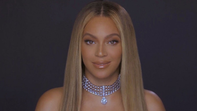 Beyoncé causes insane reaction with jaw-dropping outfits in new video ...