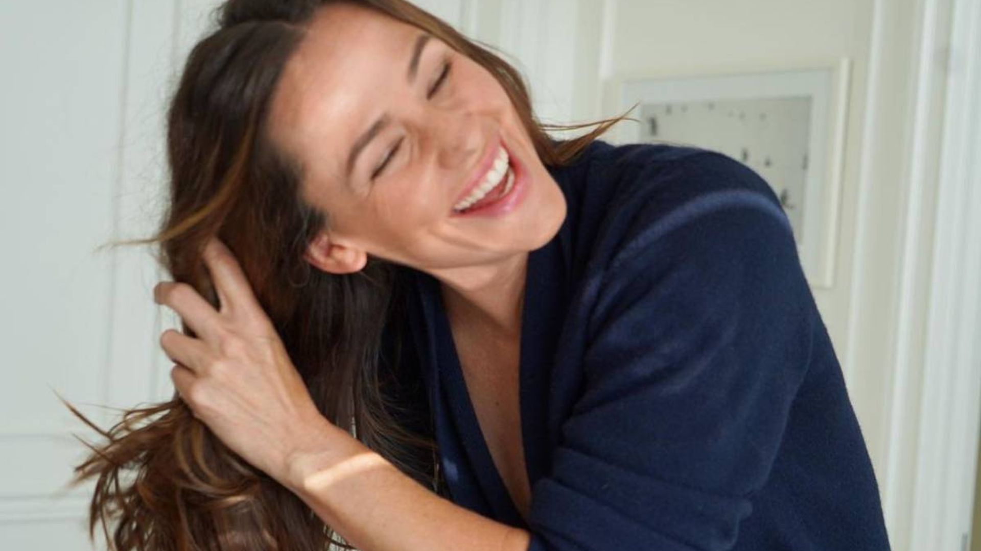 Jennifer Garner's sultry bathtub video is just like Kate Hudson's