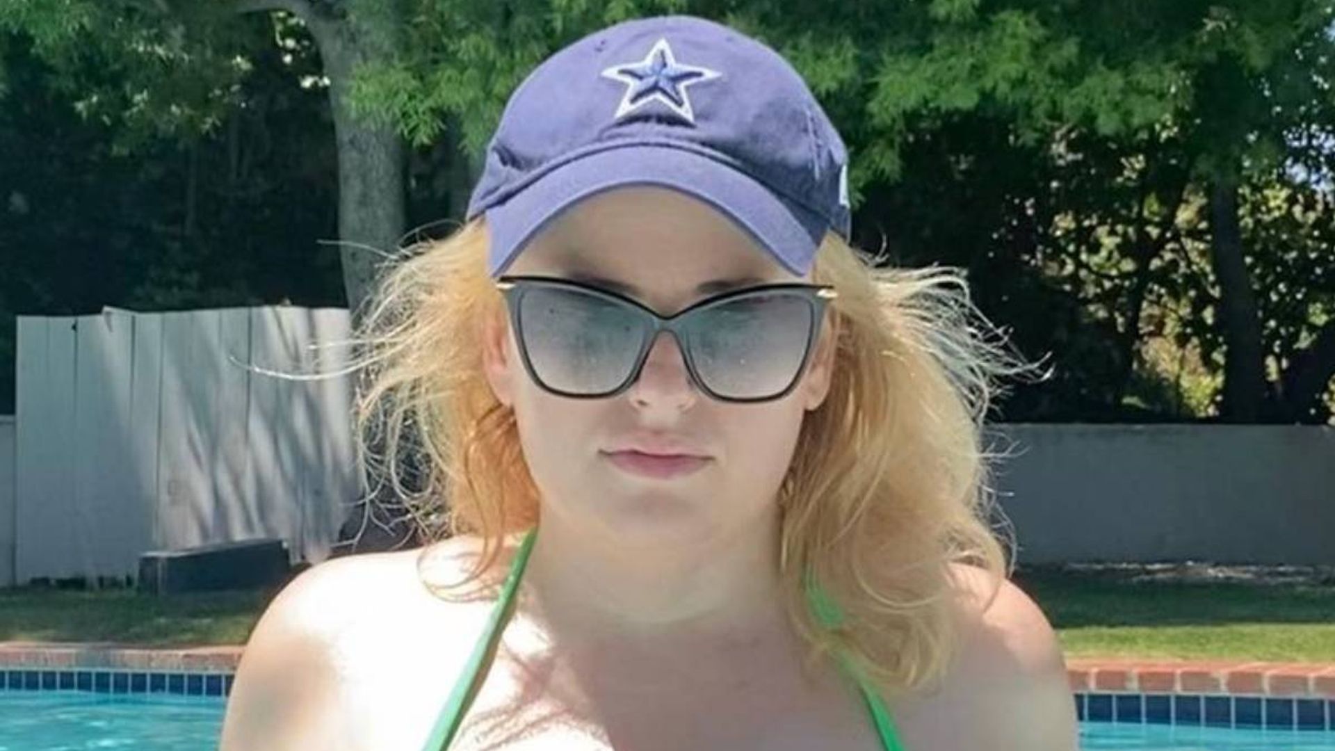 Rebel Wilson Shares Jaw Dropping Beach Photos Embracing Natural Beauty Sparks Fan Reaction