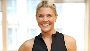 Amanda Kloots shows off toned physique in series of stunning workout