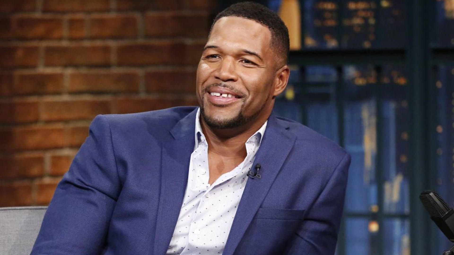 Gmas Michael Strahan Sparks Reaction With Powerful Message Whats Your Excuse Hello 