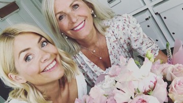 holly-willoughby-and-mum