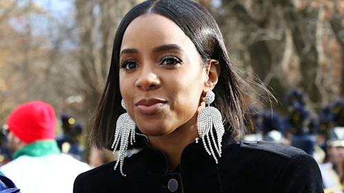 Kelly Rowland has her exercise wear inside out in hilarious video