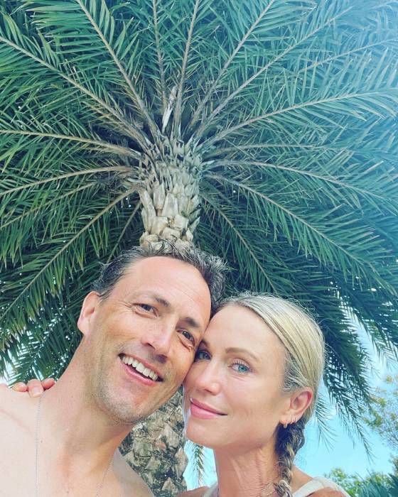 GMA's Amy Robach Stuns Fans With Loved-up Selfie As She Relaxes On Her ...