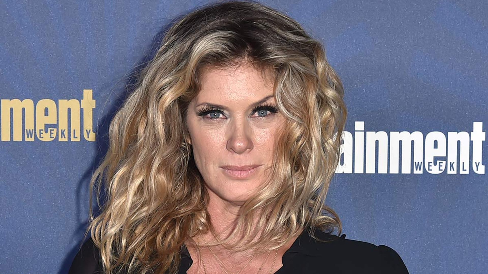 Rachel Hunter Sparks Huge Reaction In Stunning White Dress For Dreamy Beach Photo Hello