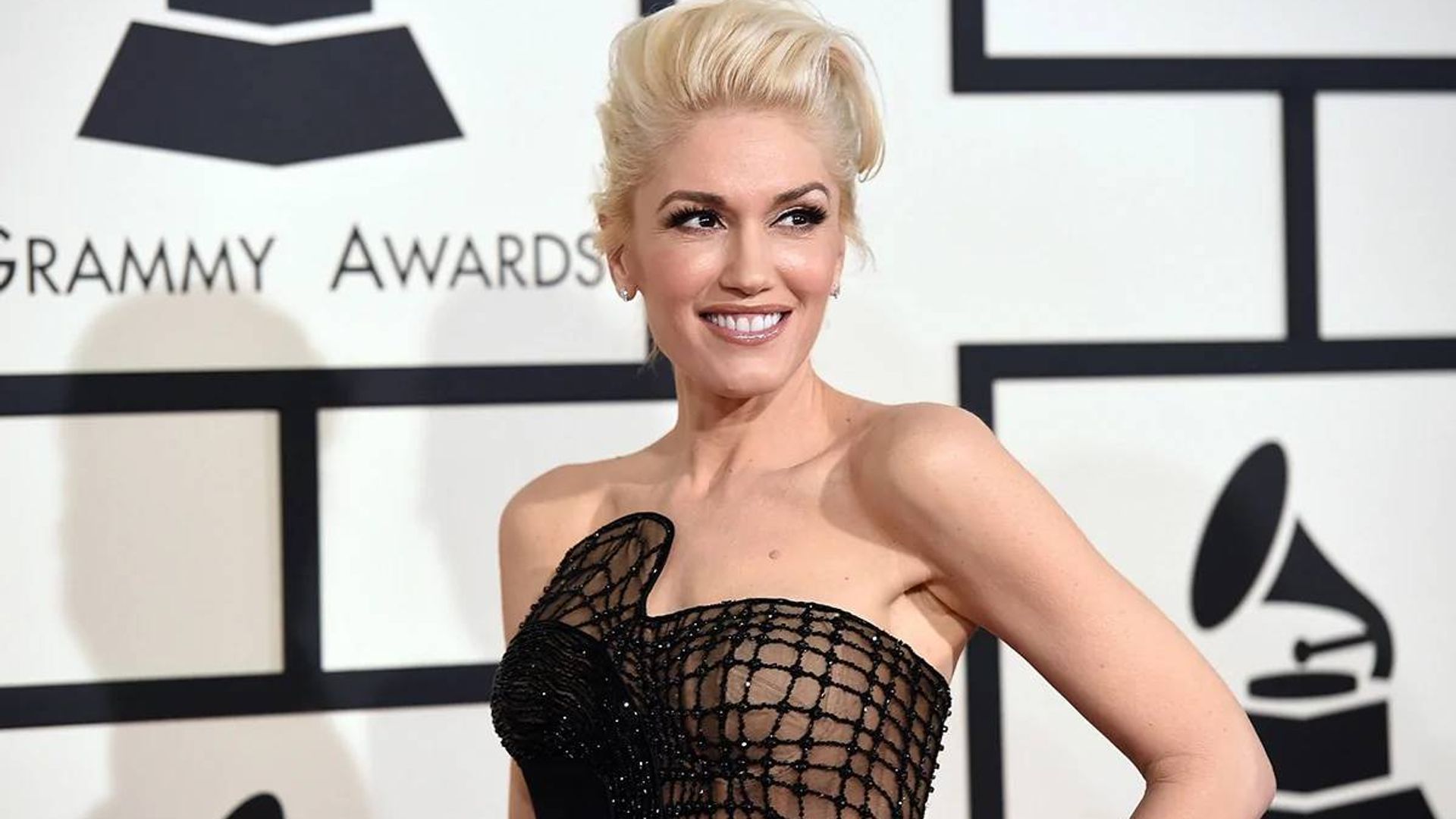 Gwen Stefani Sparks Huge Reaction With Unrecognizable Photo Hello