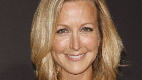 Lara Spencer stuns in beautiful beach photo during special reunion
