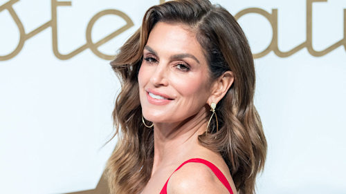 Cindy Crawford reunites with her mom and two sisters – and sparks a major fan reaction