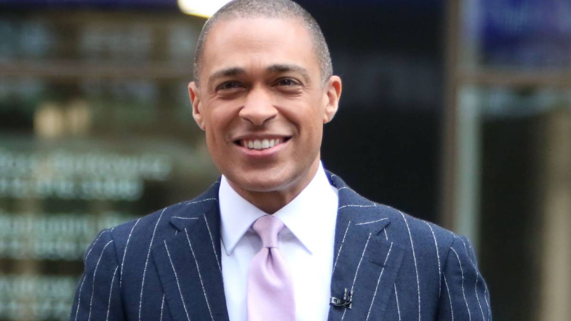 gma-s-t-j-holmes-reveals-heartwarming-accessory-he-s-never-without-hello