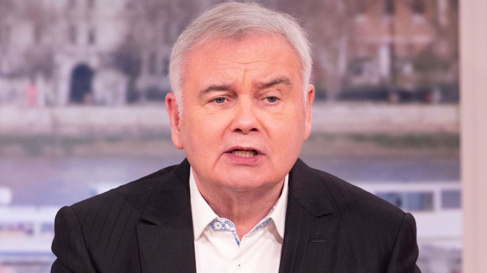 Eamonn Holmes Confuses Fans With Latest Photo As He Shares Health Update Hello 