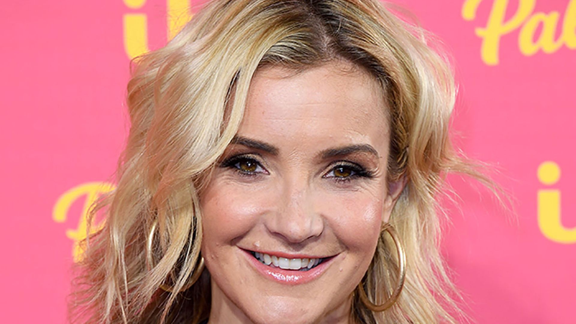 Countryfiles Helen Skelton Wows In Plunging Swimsuit In Latest