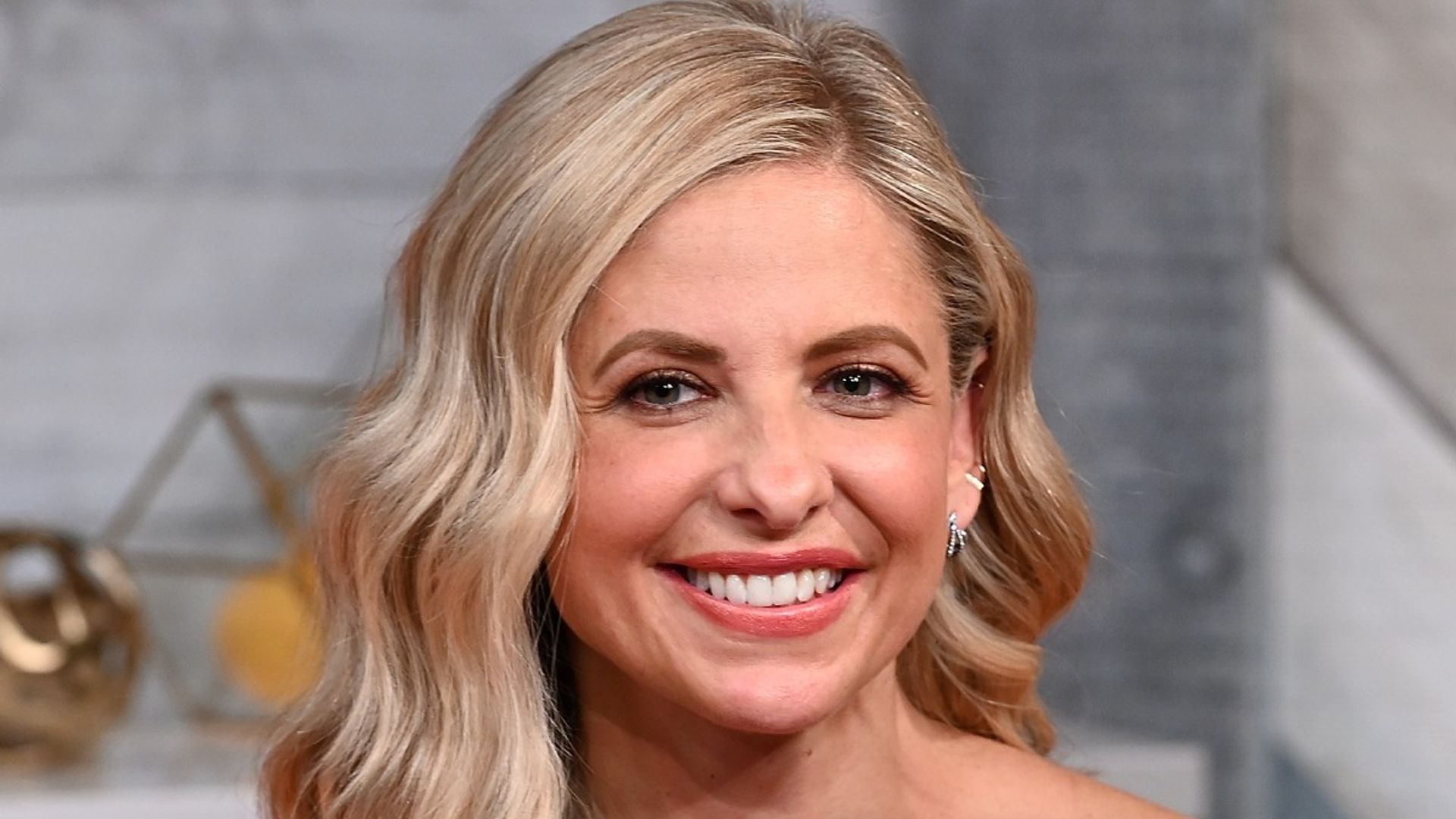 Sarah Michelle Gellar wows fans with stunning swimwear selfie as she ...