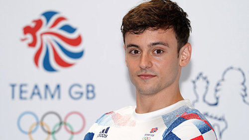 Tom Daley shares heartwarming video of reuniting with his family in England and Canada after Olympics