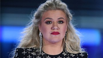 The Voice star Kelly Clarkson sends heartfelt message to co-star ...