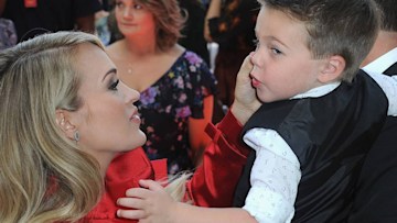 carrie-underwood-sons-husband-rare-photo