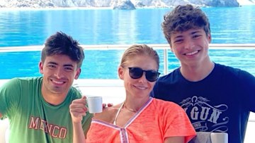 Kelly Ripa enjoys heartwarming family reunion for special occasion