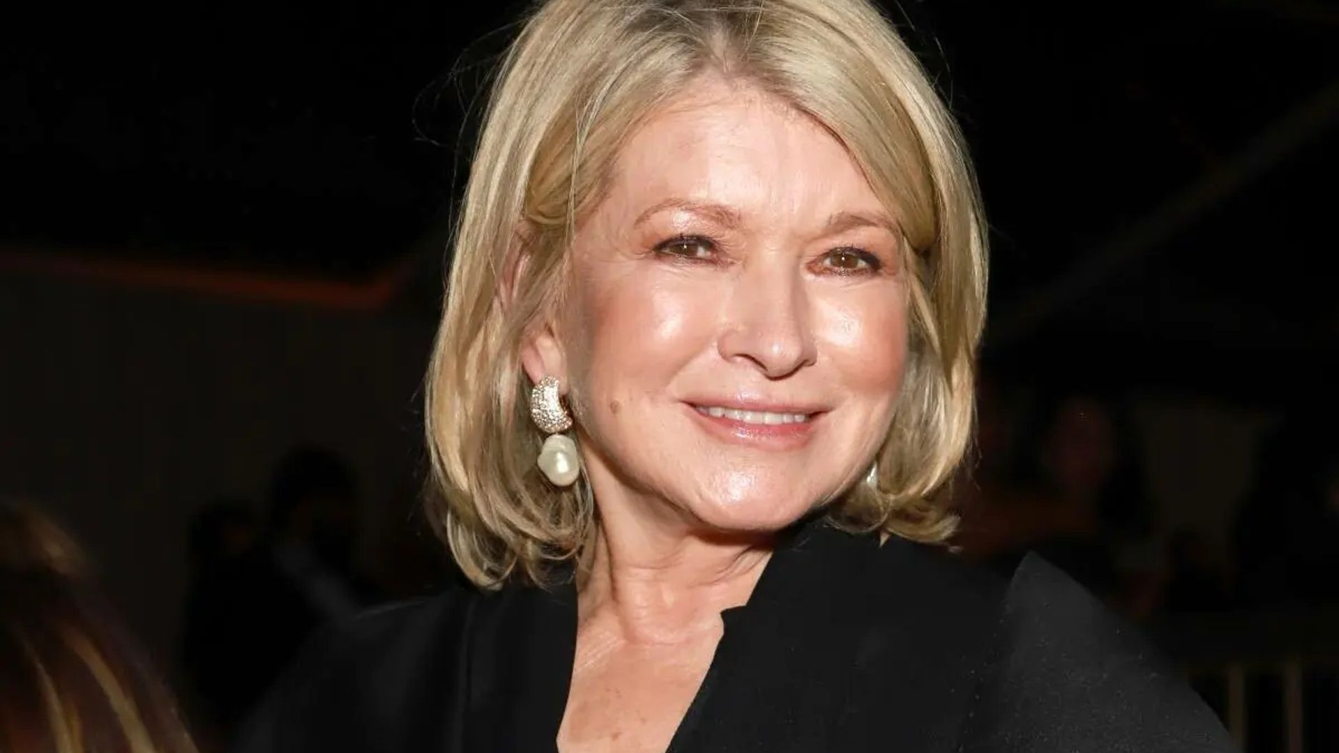 Martha Stewart joined by surprise guest to host 2022 Puppy Bowl HELLO!