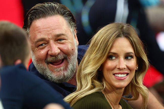 russell crowe wife