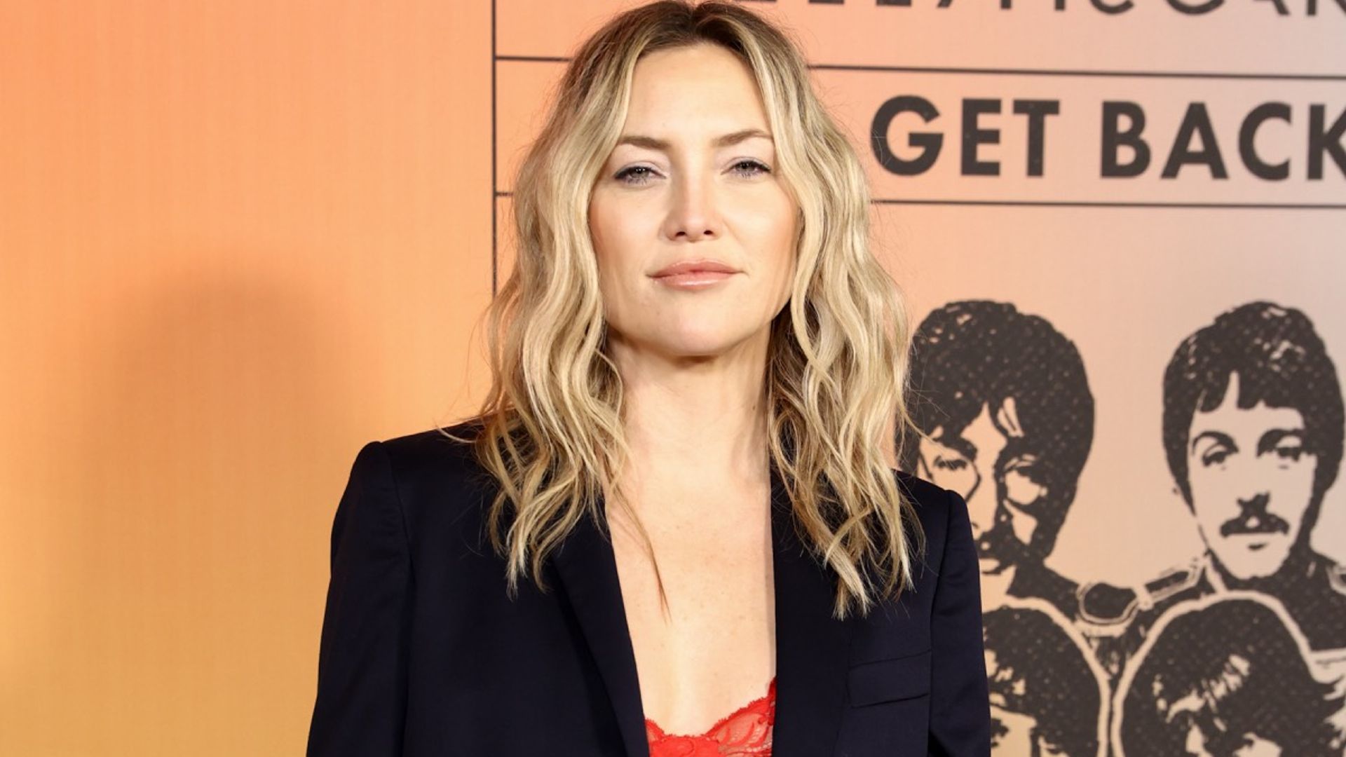 Kate Hudson shocks Jimmy Fallon and brother Oliver Hudson with an